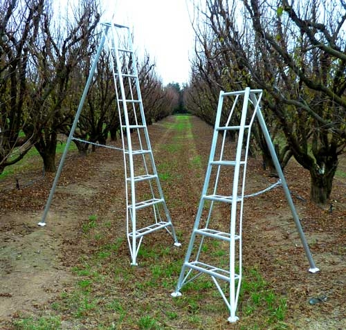 Super-light, super-strong picking ladders